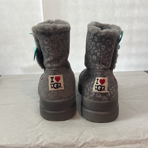 Ugg I ❤️Ugg boots in excellent preowned condition - Picture 5 of 12